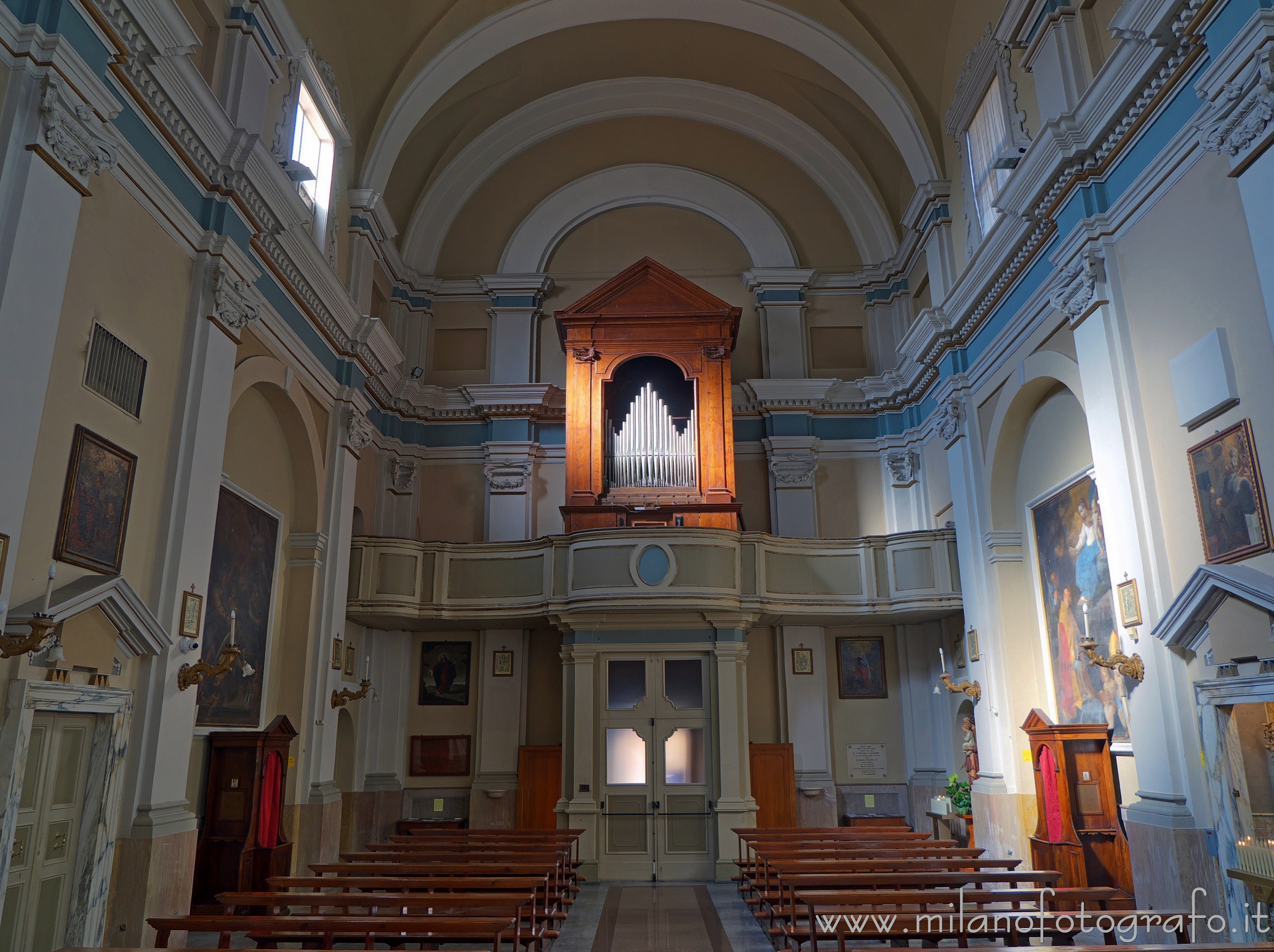 Pesaro (Pesaro e Urbino, Italy) - Nave of the Church of St. Joseph - Full resolution picture